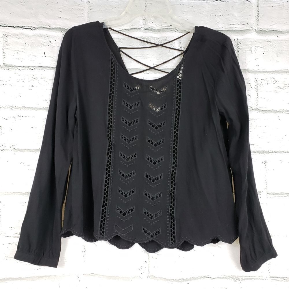 Lush cropped cutout front long sleeve shirt